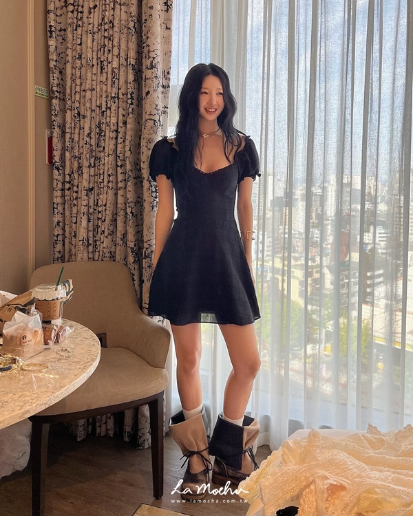 公主拉伸澎袖短洋裝
